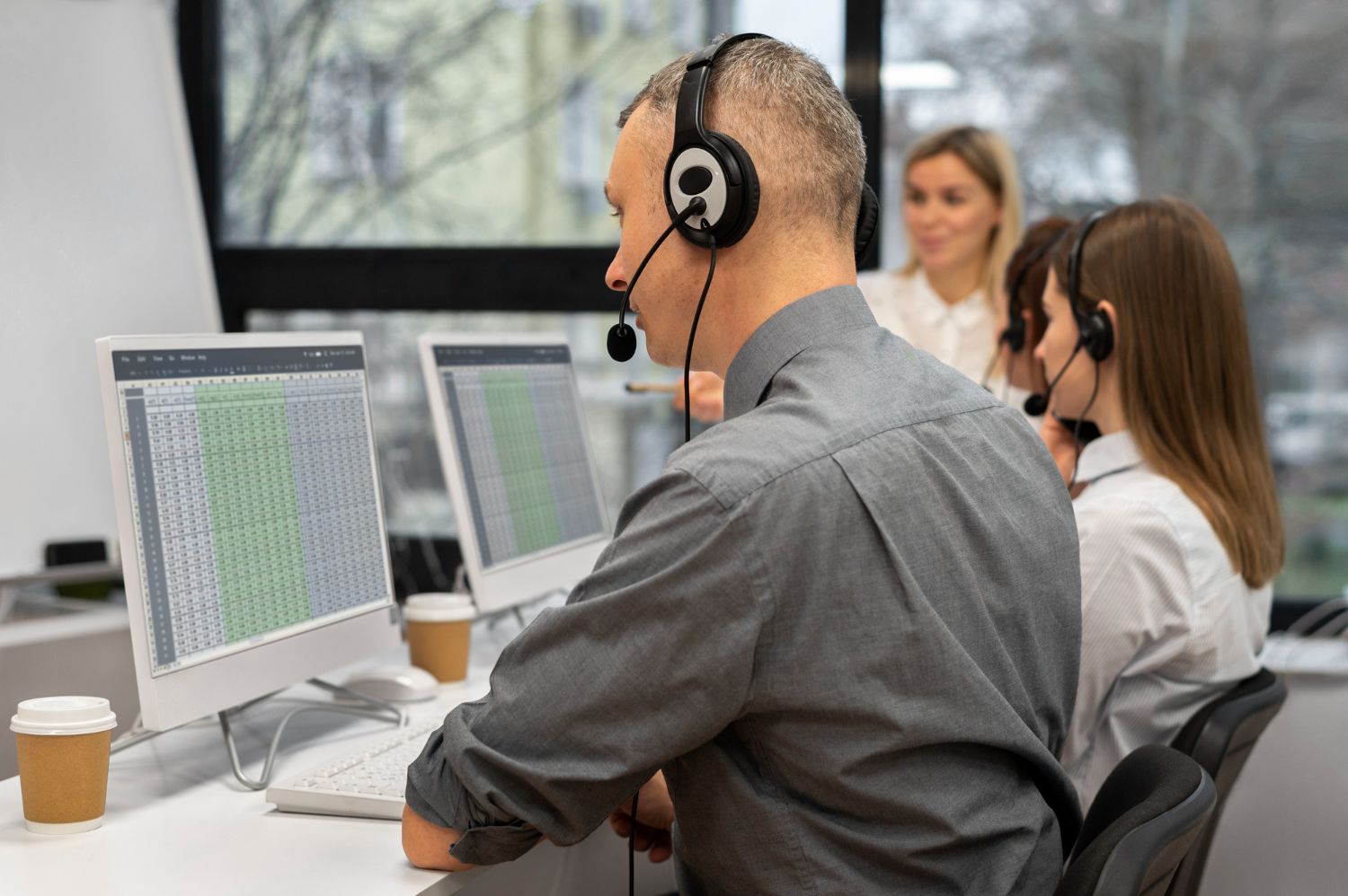 How to Improve First Call Resolution (FCR) in Call Centers